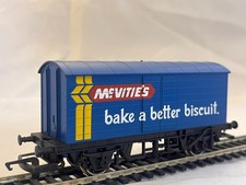 Hornby Railways R727 OO Gauge McVities Biscuits Closed Box Wagon Boxed