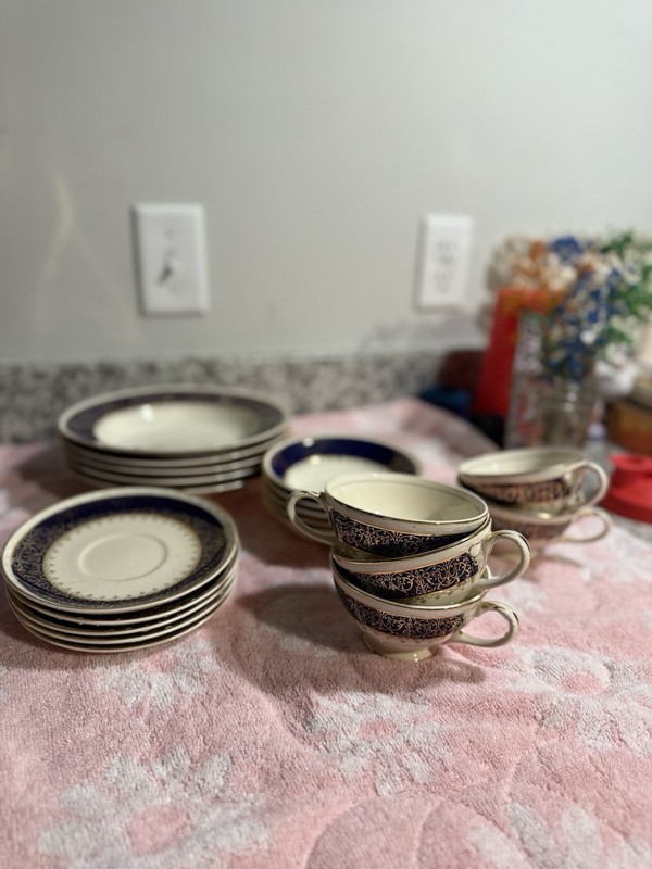 Craftsman Dinnerware Floral Dinner Set Blue White Gold 18K Cup Saucer Bowl