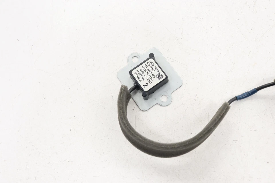 2017 - 2020 NISSAN ARMADA GPS NAVIGATION ANTENNA MODULE UNIT OEM 259753ZD0A - Image 3 of 4