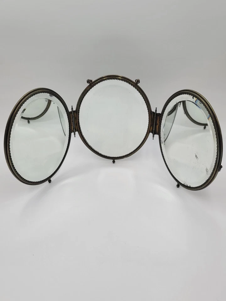 Tocador de afeitar triple colgante con marco de bronce victoriano raro de 1800 para pareja de baile. Foto 2 de 4