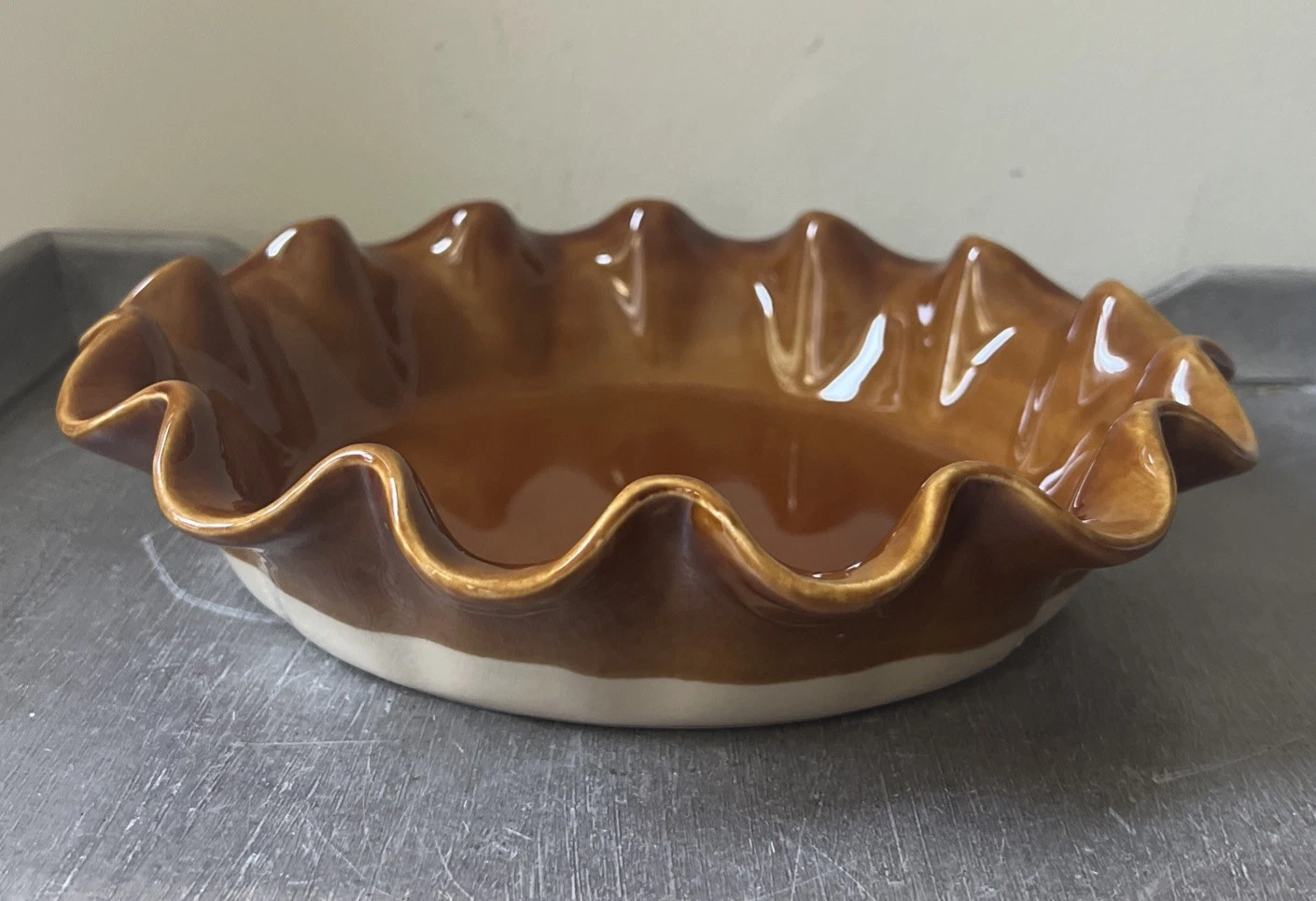 Vtg Caramel Brown TwoTone Emile Henry French Ruffled Ceramic Pie Dish 10” Read
Opens in a new window