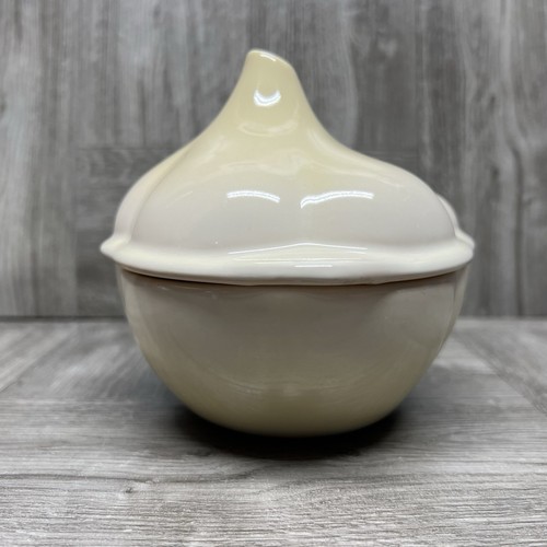 LE CREUSET Vegetable Series Petite GARLIC Casserole Mini Cocette Dune 10oz. NEW - Picture 4 of 24