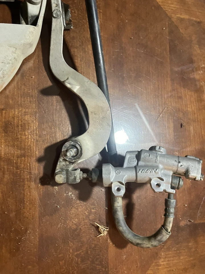 Conjunto de freio traseiro Yamaha YZ450f 2006 - Imagem 4 de 4