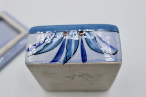 Vintage Tonala Ceramic Floral Blue & Gray Trinket Box Artist Signed on Bottom - Picture 8 of 13