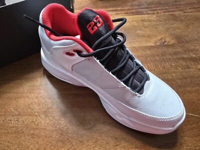 Jordan Max Aura 3 (GS) Size 4Y