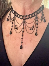 VTG PJM BLACK FACETED ROUND & TEARDROP BEADED GOTHIC WEBB CHOKER w/BRONZE CHAINS