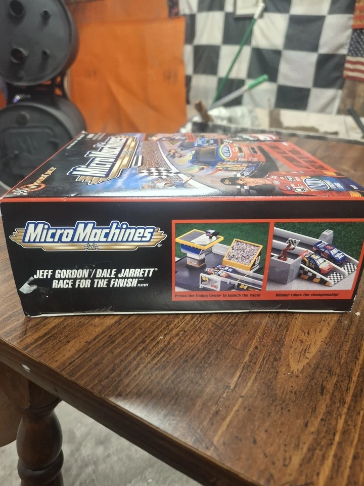 Juego MicroMachines Winners Circle Jeff Gordan y Dale Jarrett 1999 Foto 3 de 4
