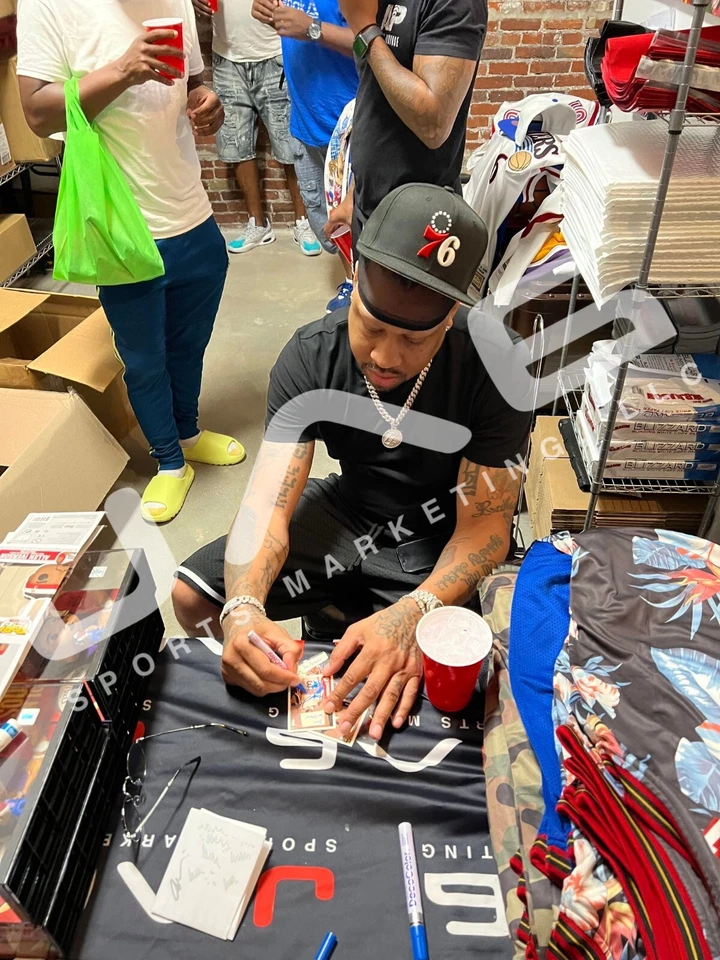 Allen Iverson RC 1997 Fleer #295 Philadelphia 76ers PSA Encap firmado automáticamente Foto 3 de 3