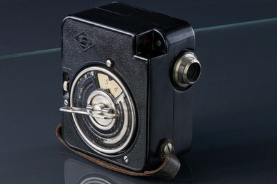 Lot 34 - A Meyer Gorlitz Trioplan f/2.8 10.5cm Camera