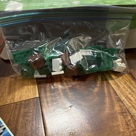 LEGO Minecraft The Snow Hideout 21120 Complete Set 327pcs Ages 8+ Box