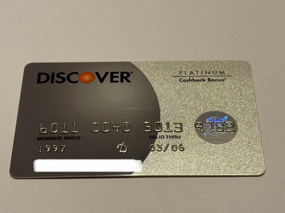 Discover Credit Card Expired In 2006 Version 2 - Image 2 of 4