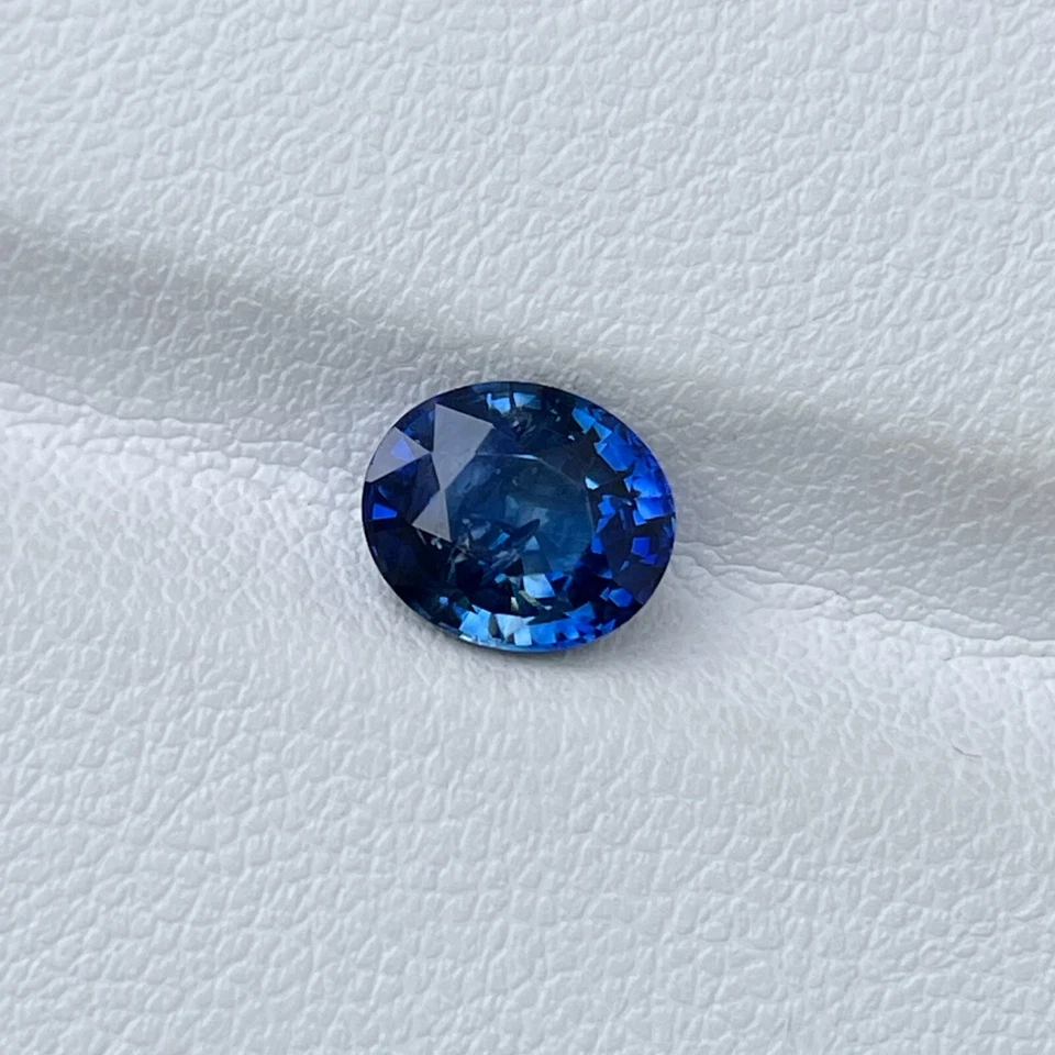 Natural Blue Sapphire 2.09 Cts Oval Cut Ceylon Loose Gemstone Jewelry Gift - Image 3 of 4