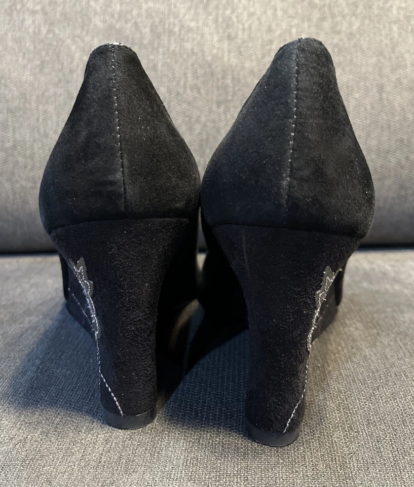 Sam & Libby Black Suede Wedge Heels Floral Wedge Design Size 8M - Image 2 of 4