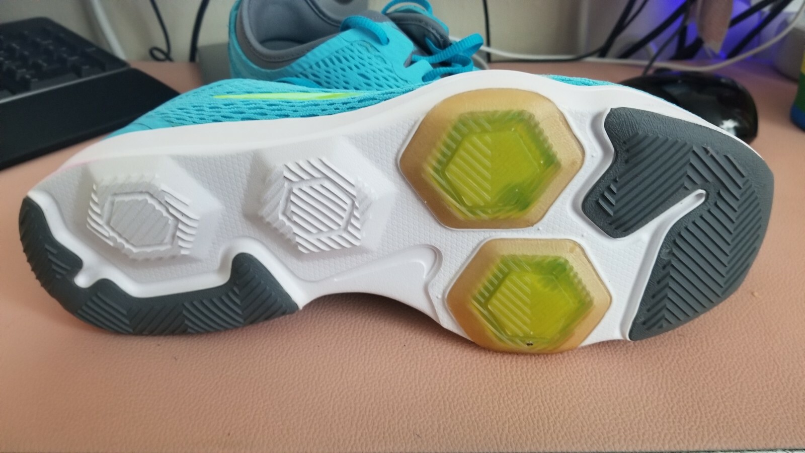 Women's Nike Training Zoom Fit Training Shoes Size 10… Gem