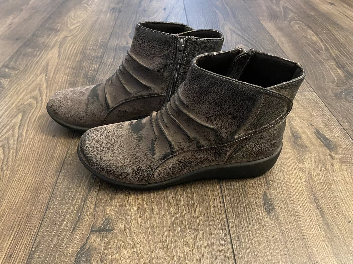 Clark cloudsteppers boots 2025