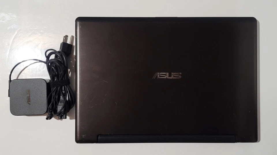 Portátil 15.6" Asus S56CA-DH31-CA Core i3, 256GB SSD, 6BG RAM Win 10 *BATERÍA DÉBIL Foto 3 de 4