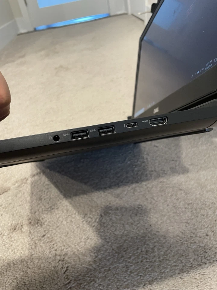 Laptop para juegos Dell G5 15 i5 15,6 1 TB 8 GB RAM NVIDIA 1050 GPU 64 bits con mochila Foto 4 de 4