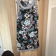 Womens Size 22 Shift Dress Viscose Sleeveless Round Neck Knee Length Floral