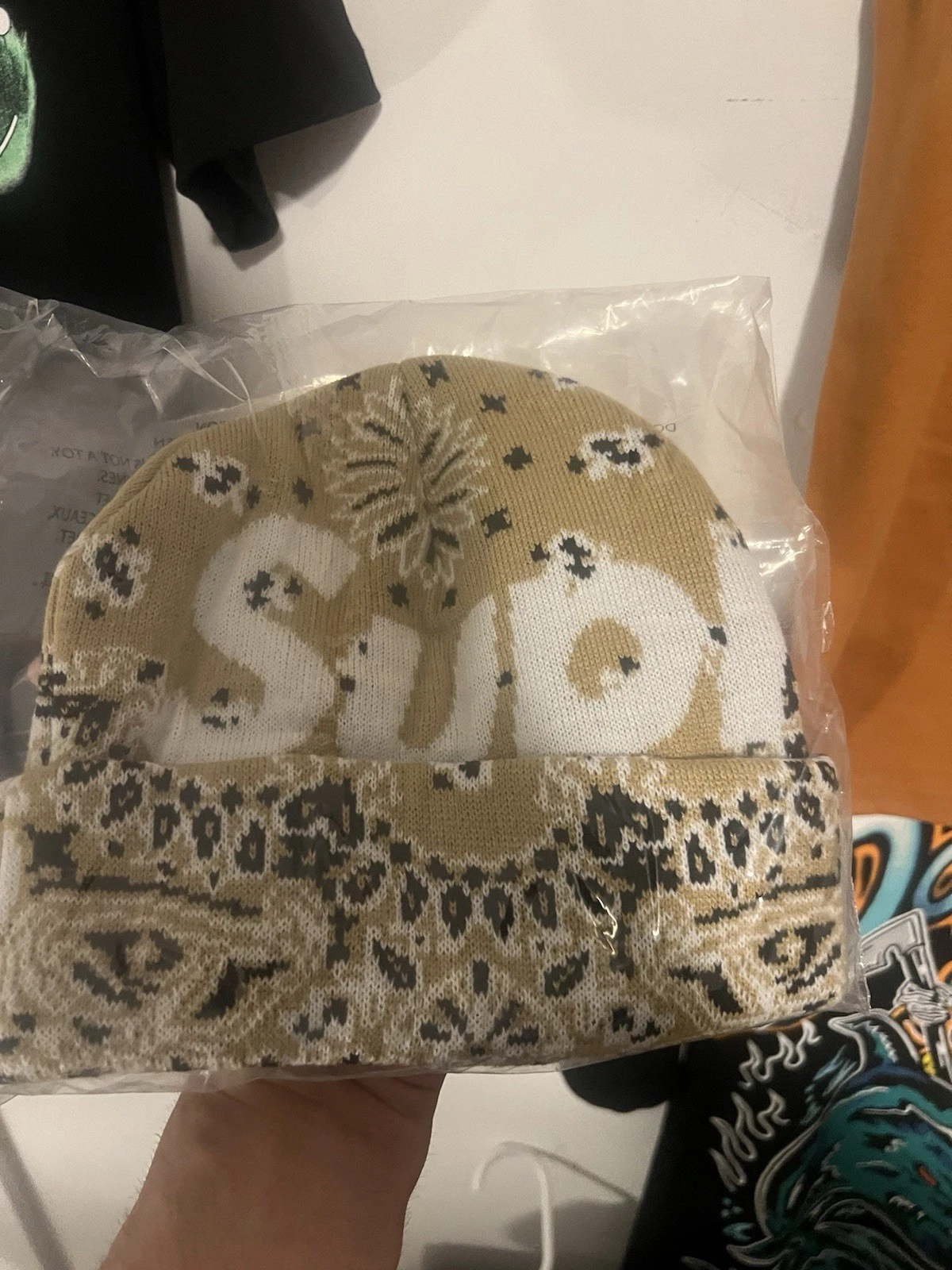 Supreme Big Logo Beanie Beige Bandana FW24 OS Taille Unique Imprimé Paisley Tan GRATUIT ?
