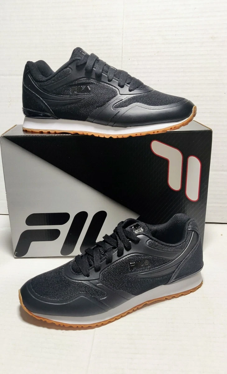 Fila Women s Forerunner 18 Casual Athletic Shoe Blk Gum Treads