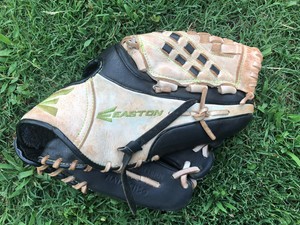 easton mako glove youth