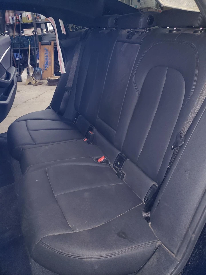 BMW 228i Gran Coupé 2021 asiento de banco trasero; negro KCSE Foto 3 de 4