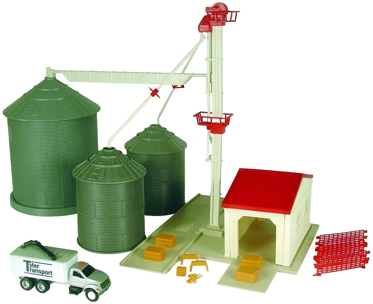 TOMY 1970 Vehicle Year Contemporary Manufacture Diecast Farm Vehicles