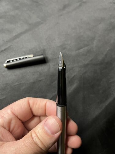 MONTBLANC MONT BLANC CARRERA FOUNTAIN PEN - Picture 3 of 7