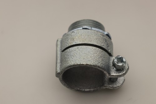 Eaton Crouse-Hinds Squeeze Connector, Zinc Die Cast 3/4in. 709DC Qty 20 - Picture 4 of 9