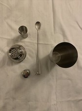 Cocktail Shaker AmazonBasics 3-Piece Stainless Steel Bar Tool Set, 710-ml