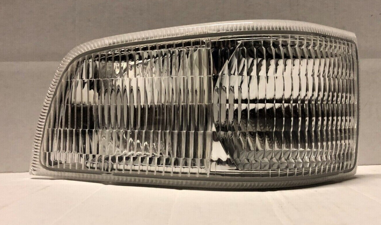 NOS NEW Genuine GM 92-96 Roadmaster Turn Signal Cornering Lamp Light Lens Emblem