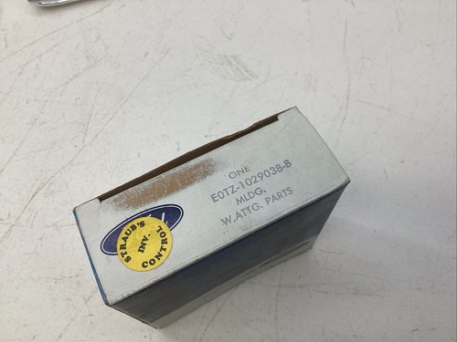 NOS 1980 - 1985 FORD TRUCK RIGHT SIDE EXTERIOR CAB UPPER BODY MOLDING - Picture 5 of 5
