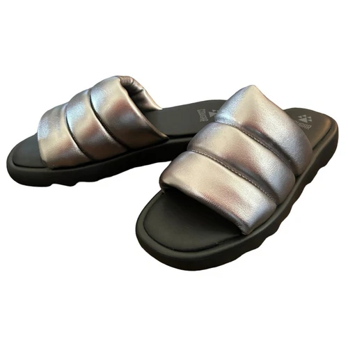 PUMA Sandalo Cougar Julep in pelle argento metallizzato lusso puffy punta aperta NUOVO 11