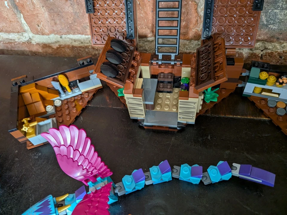 LEGO Harry Potter 75952 Newt's Case of Magical Creatures, photo 3 of 4
