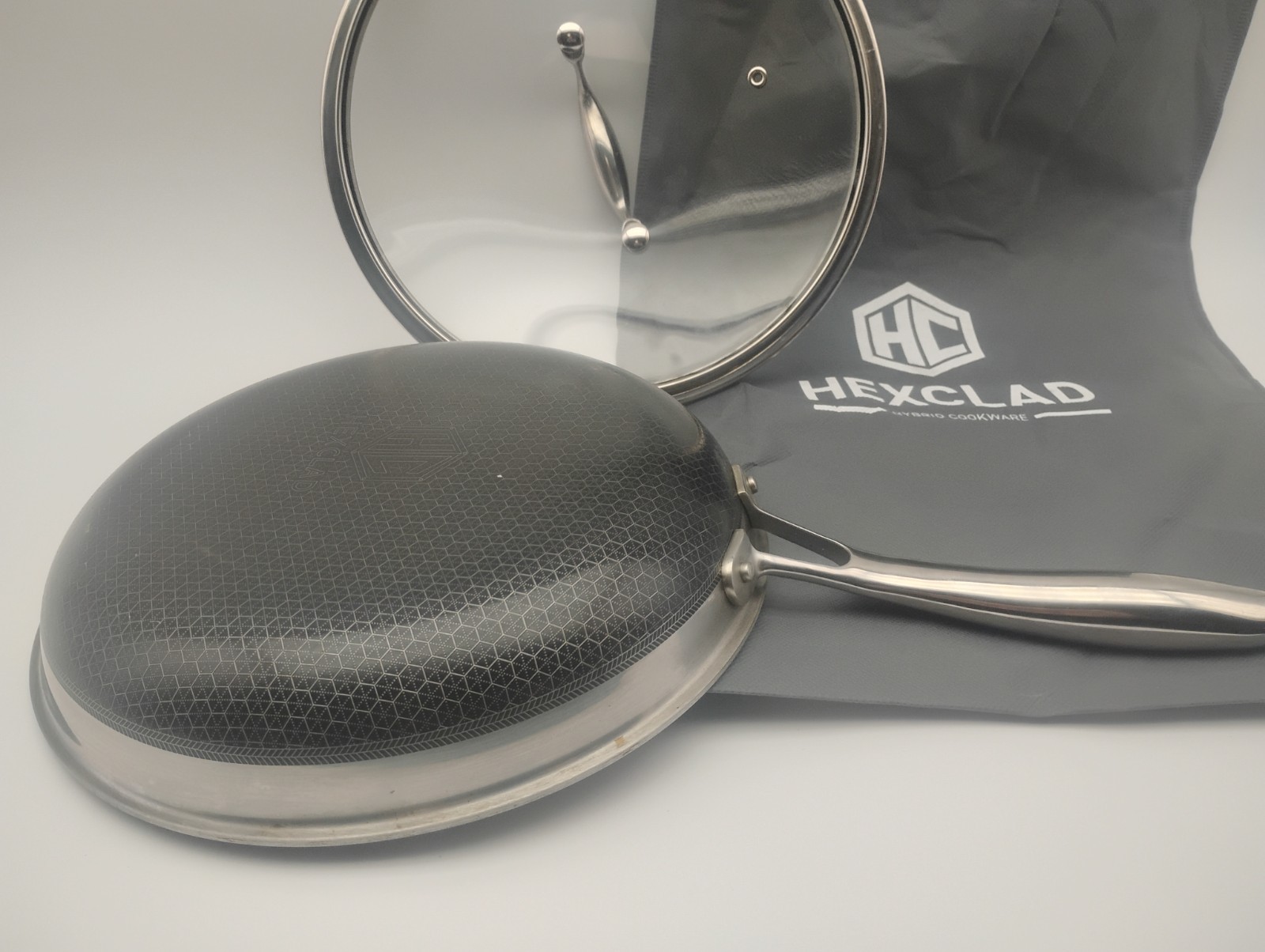 HEXCLAD 8" Hybrid Fry Pan Stainless Steel Non-Stick Frying Pan with Lid