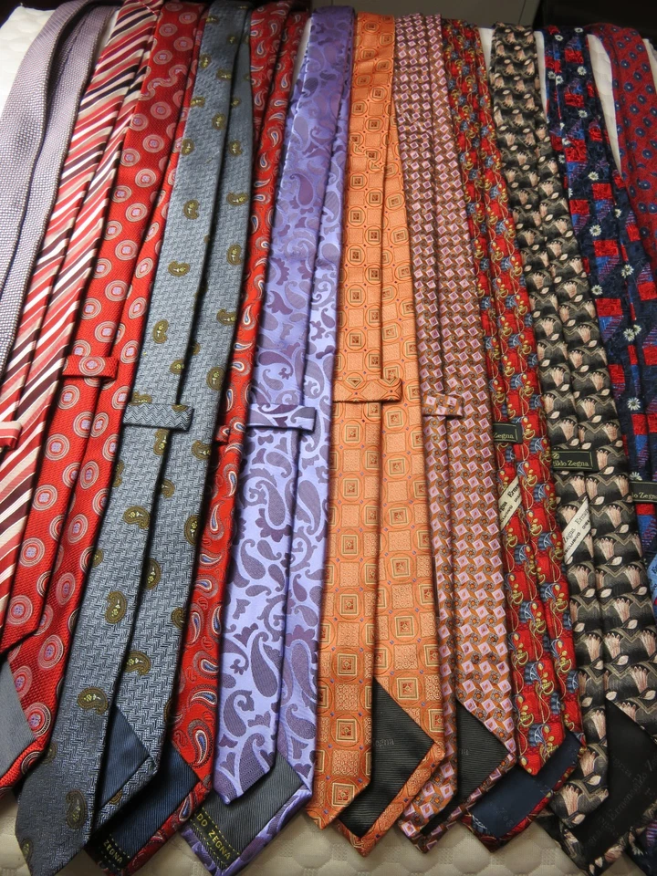 Corbatas Ermenegildo Zegna Hechas en Italia Lote 12 Diseñador Rayas/Abstractas/Paisley Usadas en Excelente Condición Foto 3 de 4