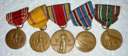 Lot of 5 Original WWII US Military Medals w/ Ribbons  Campaign Awards WW2