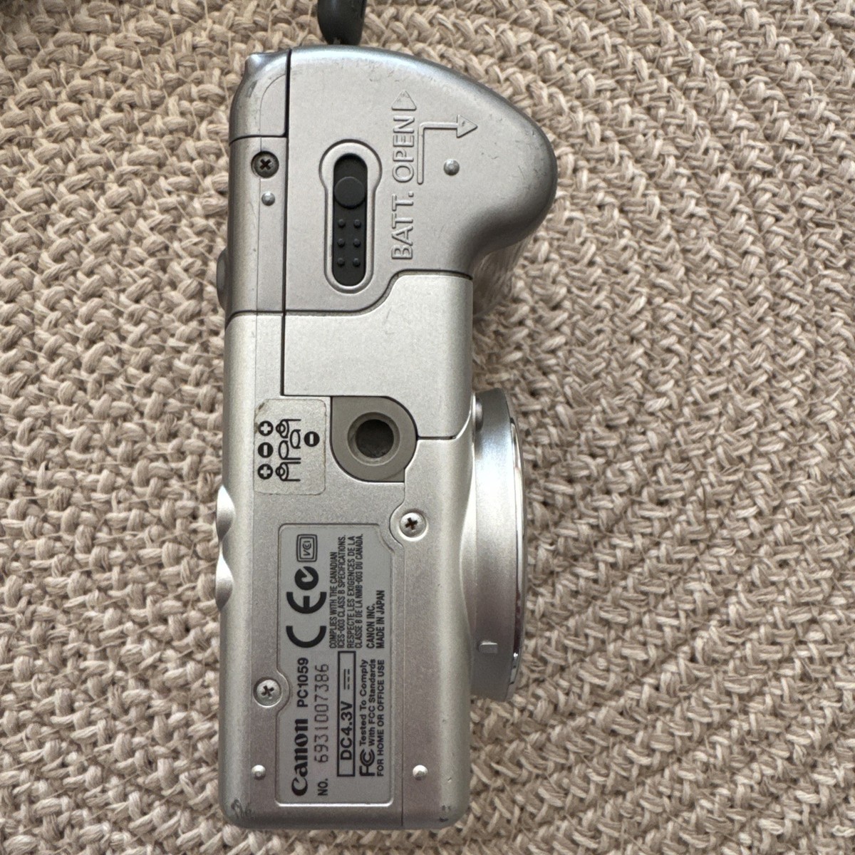 Canon PowerShot A80 4.0MP Flip Screen Digital Camera Silver parts