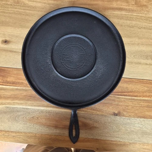 Griswold Slant Logo #10 Round Hand Griddle