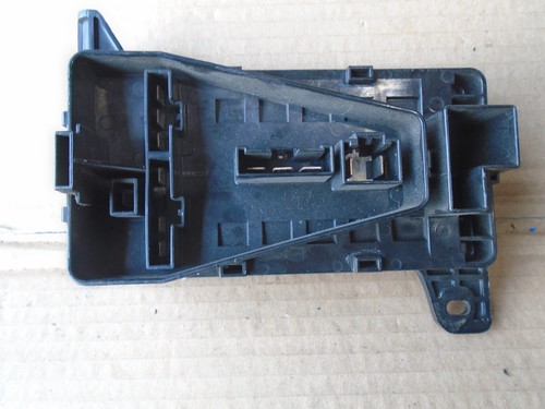 Land Rover Freelander 1.8Ltr Under Bonnet Main Engine Fuse Box YQE103040 (A4) - Picture 2 of 5