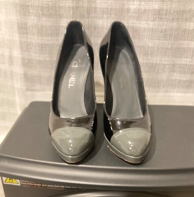Chanel pumps size 39 these are preloved. Black patent with Gray caps. Heel is 3-