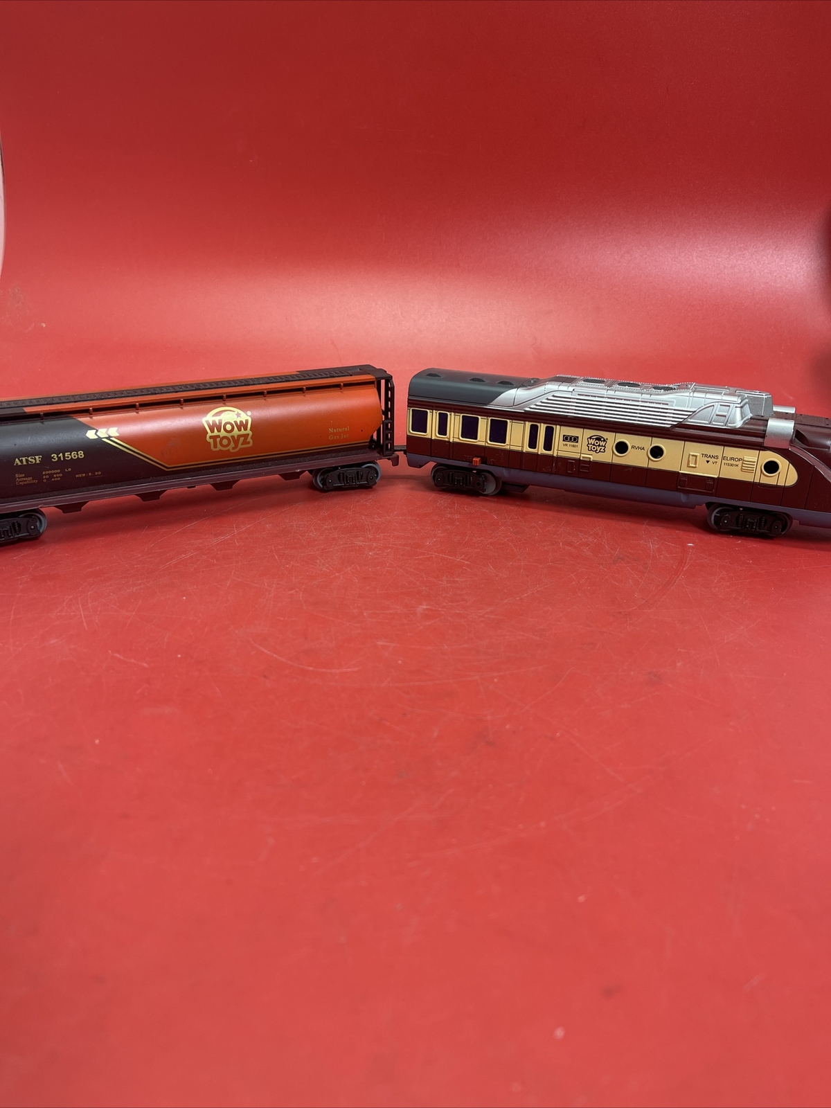 Vintage Battery-powered toy train engine with carriage Wow Toyz