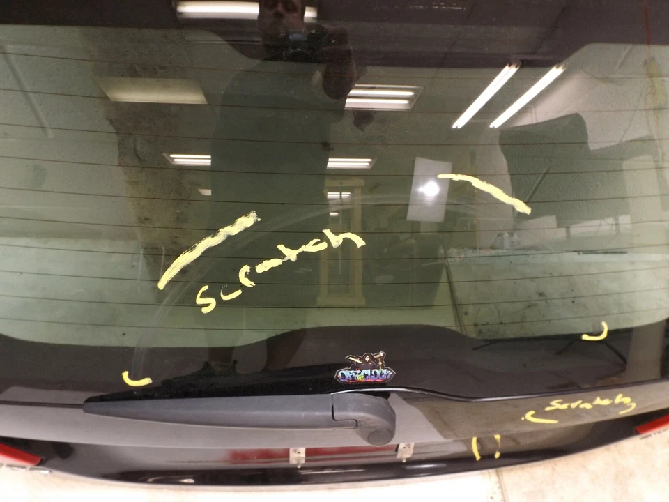 Portón trasero Volvo XC70 2010-2016 con luces traseras usado OEM 39807944 Foto 2 de 4