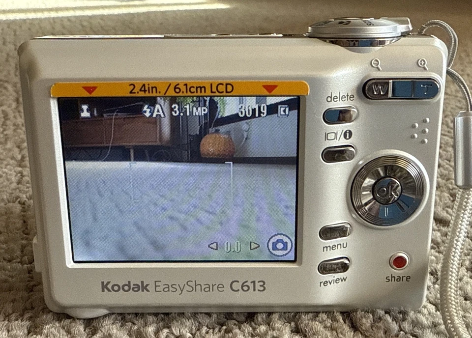 Cámara digital compacta Kodak EasyShare C613 blanca zoom 3x con estuche para tarjeta SD como nueva Foto 3 de 4