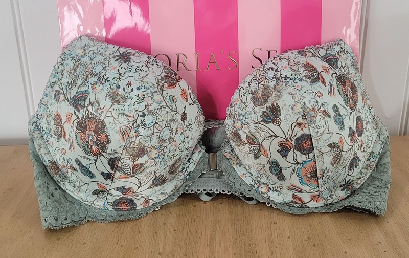 Victoria's Secret Dream Angels Push- Up  Green Floral Bra Size 34C