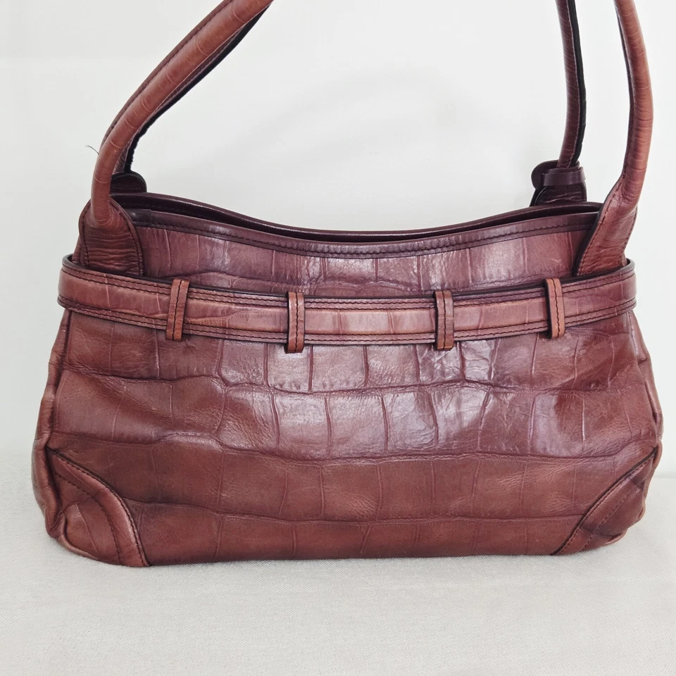 Bolso Brighton Kennedy Pasas Marrón Cocodrilo Cuero Repujado Bloqueo Corazón Dije Cartera Foto 2 de 4