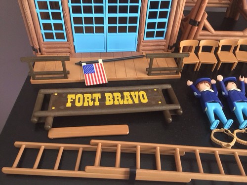 Playmobil Fort Bravo Set 3773 With Instructions & Poster Missing 1 Ladder Clip - Picture 12 of 19