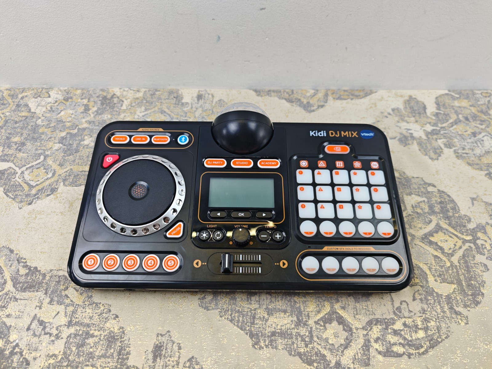VTech Kidi DJ Mix (Black), Toy DJ Mixer for Kids with 15 Tracks and 4 Music Styl