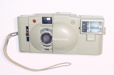 Olympus XA 2 Limited Edition Urban White Film Camera D.Zuiko 35/3.5 Lens + A11