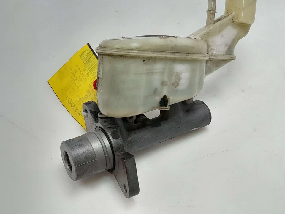 05-08 Conjunto de cilindro maestro de freno de cobalto Chevy - Transmisión manual SOLO OEM Foto 4 de 4